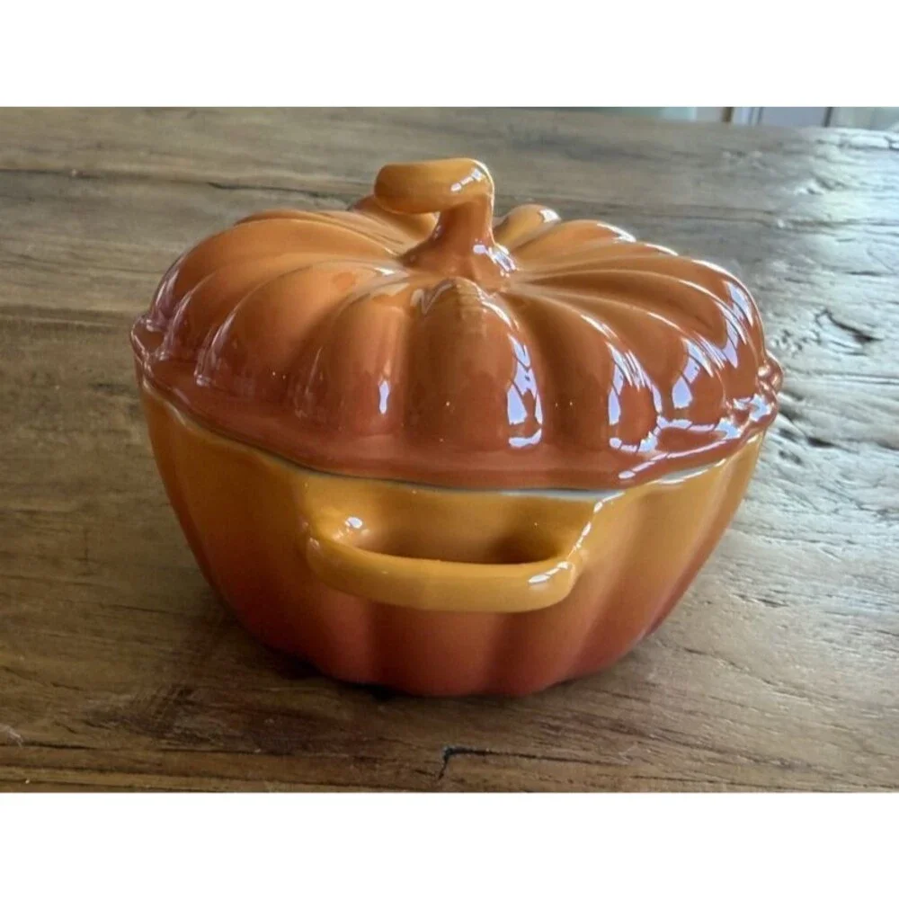 Le Creuset Stoneware Figural Pumpkin Mini Cocotte 12 oz 350 ml Persimmon NEW